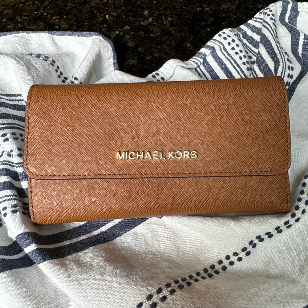 Michael Kors Jet Set Large Trifold Wallet in Luggage NEW w/o Tags